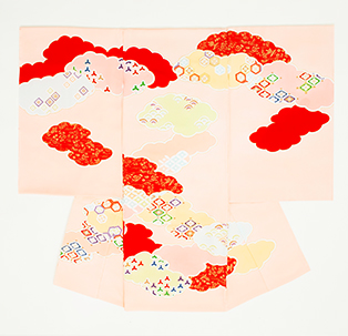 桜色地　雲取りに和文様