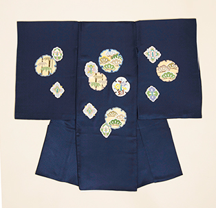 紺地　雪輪に松竹梅