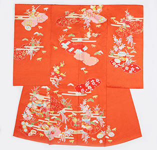 四つ身　朱赤地　貝桶　雲取りの中に七宝